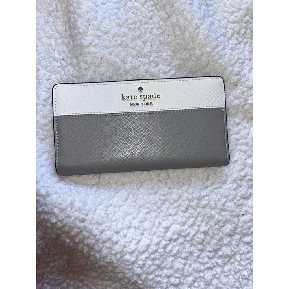 kate spade Two-Tone Gray and White Zip Wallet with Logo